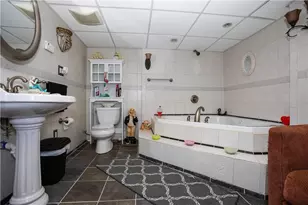 546 Lonsdale Ave, Central Falls, RI 02863 - Photo 35