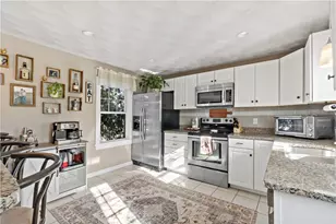 10 Cosett Rd, Warwick, RI 02886 - Photo 9