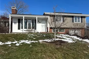 33 Orchard View Rd, Portsmouth, RI 02871 - Photo 1