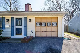 30 Torrington Dr, Warwick, RI 02889 - Photo 3