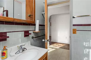 30 Torrington Dr, Warwick, RI 02889 - Photo 9