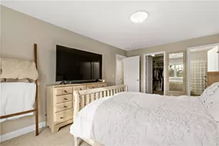 667 Metacom Ave, Bristol, RI 02809 - Photo 23