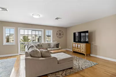 667 Metacom Avenue #14, Bristol, RI 02809 - Photo 5