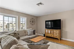 667 Metacom Ave, Bristol, RI 02809 - Photo 7