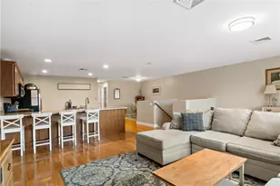 667 Metacom Ave, Bristol, RI 02809 - Photo 9