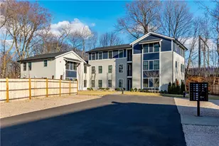 32 Exchange St, East Greenwich, RI 02818 - Photo 5