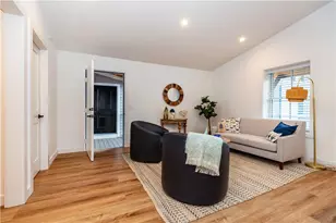 32 Exchange St, East Greenwich, RI 02818 - Photo 13