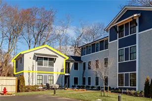 32 Exchange St, East Greenwich, RI 02818 - Photo 3