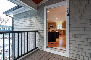 32 Exchange St, East Greenwich, RI 02818 - Photo 9