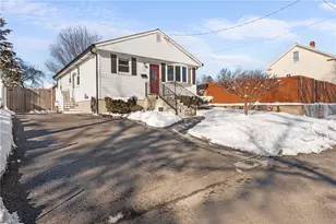 56 Warwick St, East Providence, RI 02914 - Photo 3