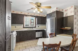 60 Stedman Ave, Pawtucket, RI 02860 - Photo 7