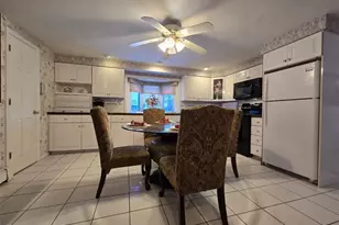 17 Rhode Island Ave, Johnston, RI 02919 - Photo 5