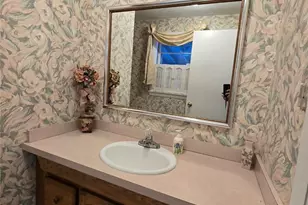 17 Rhode Island Ave, Johnston, RI 02919 - Photo 15