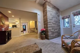 17 Rhode Island Ave, Johnston, RI 02919 - Photo 19