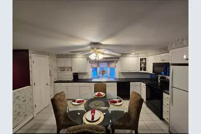 17 Rhode Island Avenue, Johnston, RI 02919 - Photo 9