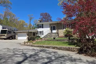 17 Rhode Island Ave, Johnston, RI 02919 - Photo 3
