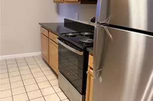 3 Admiralty Dr, Middletown, RI 02842 - Photo 3