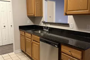 3 Admiralty Dr, Middletown, RI 02842 - Photo 5