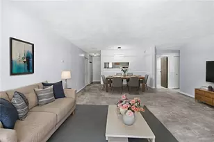 752 Quaker Ln, Warwick, RI 02818 - Photo 3