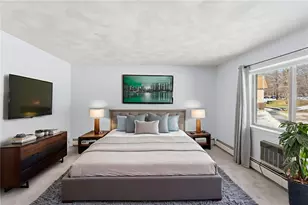 752 Quaker Ln, Warwick, RI 02818 - Photo 7