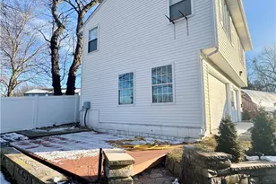 129 Simmonsville Ave, Johnston, RI 02919 - Photo 7