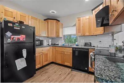 129 Simmonsville Avenue, Johnston, RI 02919 - Photo 9