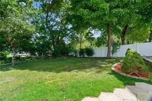 129 Simmonsville Ave, Johnston, RI 02919 - Photo 43