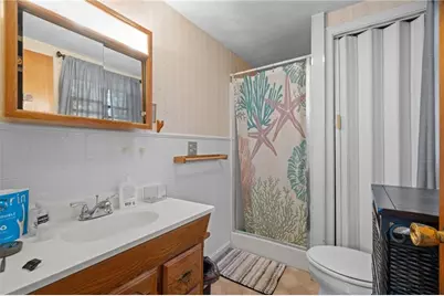 129 Simmonsville Avenue, Johnston, RI 02919 - Photo 21