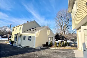 129 Simmonsville Ave, Johnston, RI 02919 - Photo 5