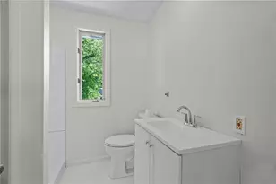 129 Simmonsville Ave, Johnston, RI 02919 - Photo 25