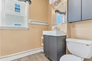 256 High St, Pawtucket, RI 02860 - Photo 9