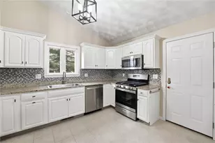 180 Spencer Woods Dr, Warwick, RI 02818 - Photo 15