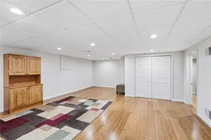 180 Spencer Woods Dr, Warwick, RI 02818 - Photo 33