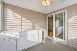 180 Spencer Woods Dr, Warwick, RI 02818 - Photo 19