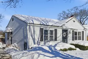 11 Midway Dr, Warwick, RI 02886 - Photo 3