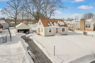 131 Pawtuxet Terrace, West Warwick, RI 02893 - Photo 3