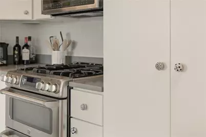 59 Houston Avenue, Newport, RI 02840 - Photo 11