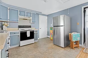 28 Jefferson Ave, East Providence, RI 02915 - Photo 3