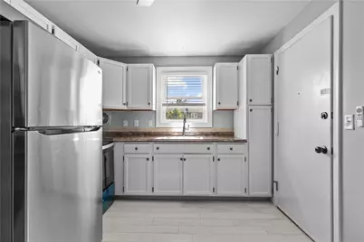 70 Carroll Avenue #112, Newport, RI 02840 - Photo 3