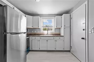 70 Carroll Ave, Newport, RI 02840 - Photo 3