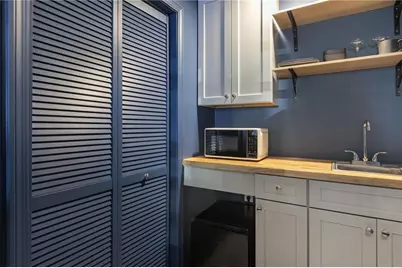 38 Dr. Marcus Wheatland Boulevard #5, Newport, RI 02840 - Photo 9