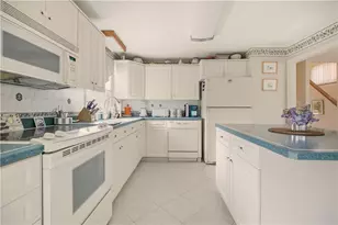 23 Indian Hill Cir, Middletown, RI 02842 - Photo 7