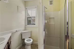 20 Fair St, Newport, RI 02840 - Photo 17