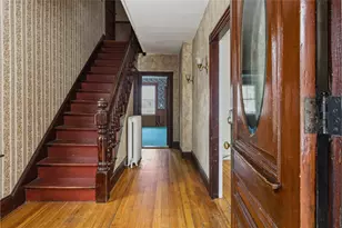 20 Fair St, Newport, RI 02840 - Photo 11