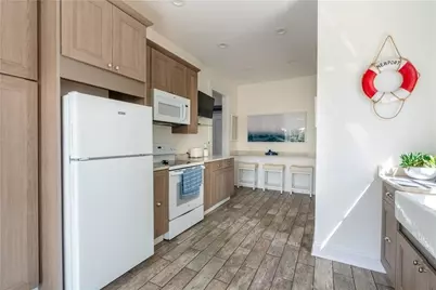 4 Red Cross Avenue #1A, Newport, RI 02840 - Photo 5