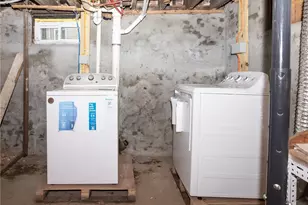 286 Glenwood Ave, Pawtucket, RI 02860 - Photo 15