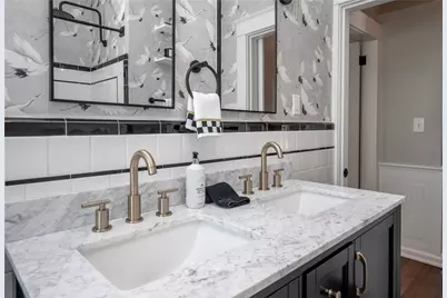 26 Vernon Avenue, Newport, RI 02840 - Photo 25