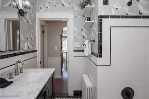 26 Vernon Ave, Newport, RI 02840 - Photo 27