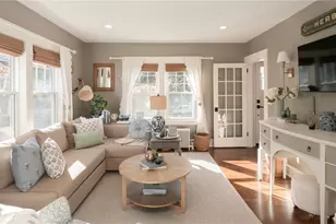 26 Vernon Ave, Newport, RI 02840 - Photo 9