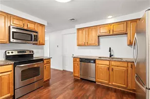 30 Argyle Ave, East Providence, RI 02915 - Photo 15